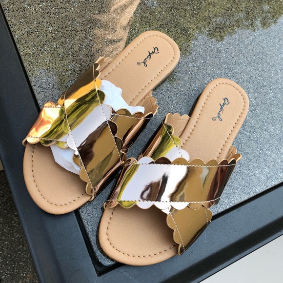 Shoes - THE perfect sandal✨